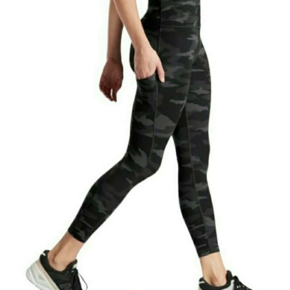Athleta Ultimate Stash Pocket Camo 7/8 Tight Legging Size Small - Picture 2 of 8